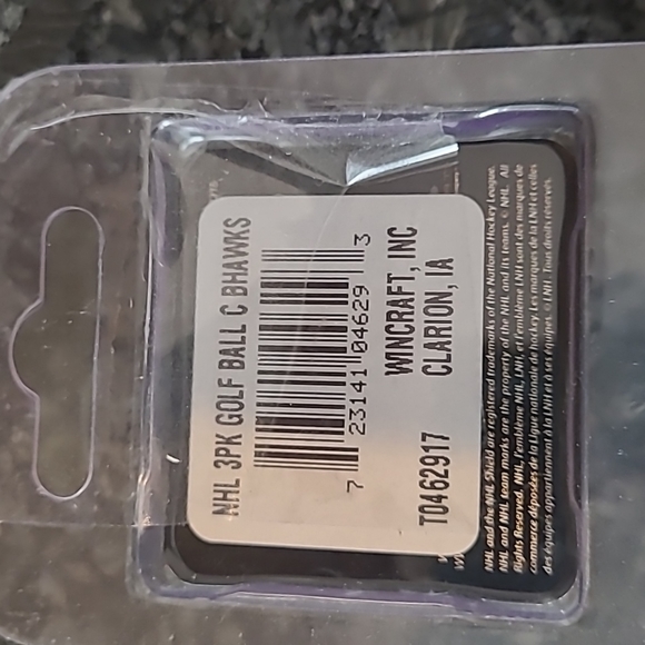 NEW - 3 NHL - Chicago Blackhawks Golf Balls - Picture 3 of 4